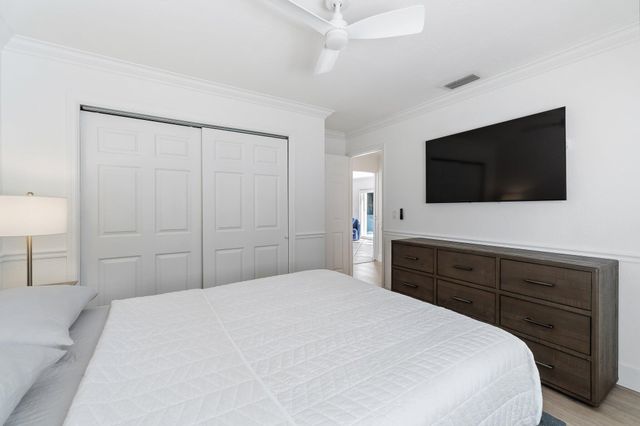 102 W Sandpiper Circle, Jupiter, FL 33477