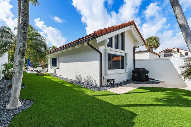 102 W Sandpiper Circle, Jupiter, FL 33477