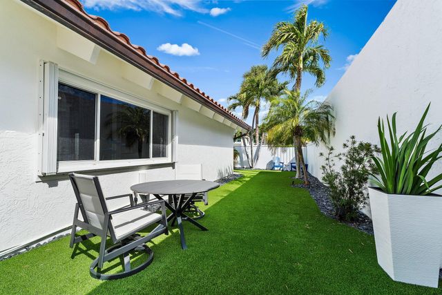 102 W Sandpiper Circle, Jupiter, FL 33477