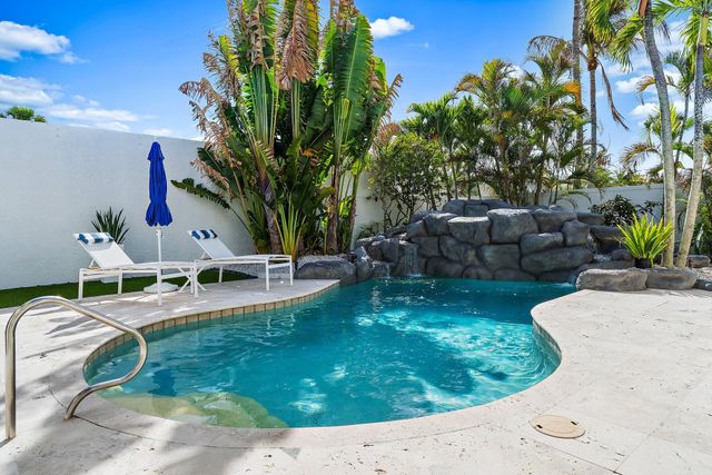 102 W Sandpiper Circle, Jupiter, FL 33477