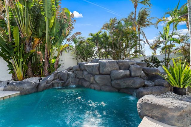 102 W Sandpiper Circle, Jupiter, FL 33477