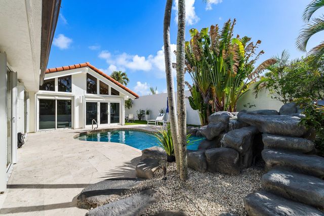 102 W Sandpiper Circle, Jupiter, FL 33477