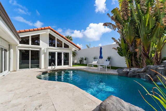 102 W Sandpiper Circle, Jupiter, FL 33477