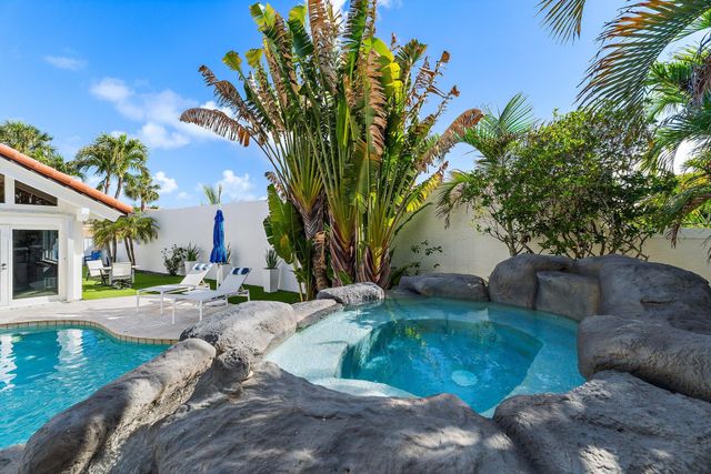 102 W Sandpiper Circle, Jupiter, FL 33477