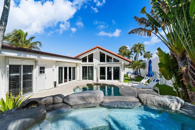 102 W Sandpiper Circle, Jupiter, FL 33477