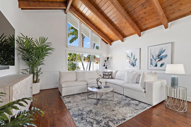 102 W Sandpiper Circle, Jupiter, FL 33477