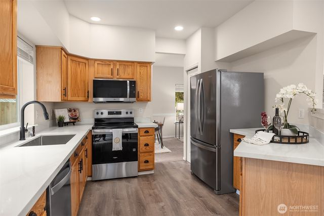 7543 NE 203rd Street, Kenmore, WA 98028