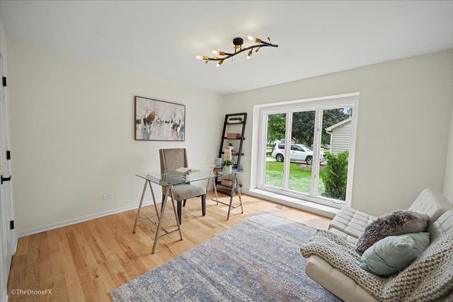 2726 Seiler Drive, Naperville, IL 60565