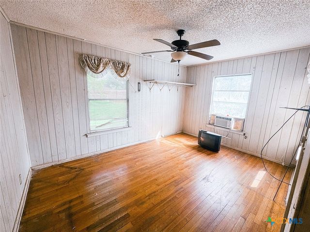 1606 Milam Drive, Victoria, TX 77901