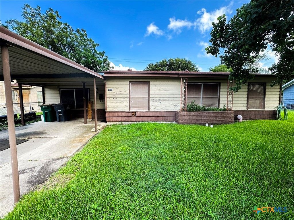 1606 Milam Drive, Victoria, TX 77901