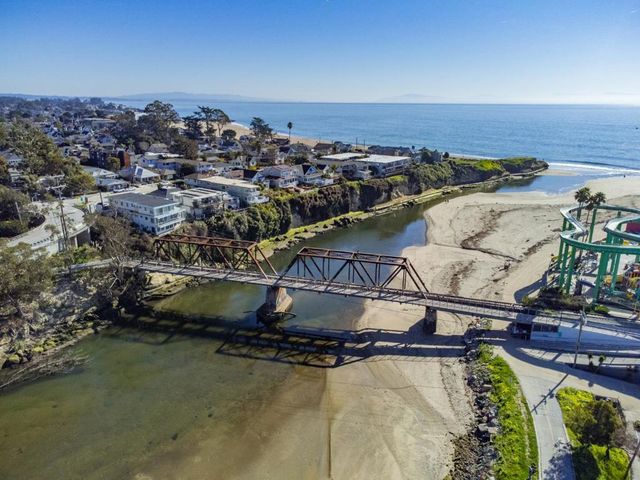 1130 E Cliff Drive, Santa Cruz, CA 95062