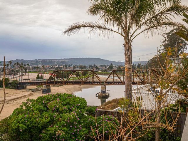 1130 E Cliff Drive, Santa Cruz, CA 95062
