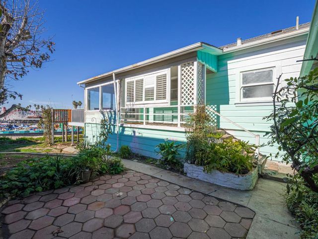 1130 E Cliff Drive, Santa Cruz, CA 95062