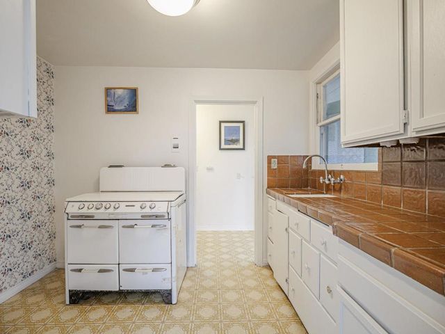 1130 E Cliff Drive, Santa Cruz, CA 95062