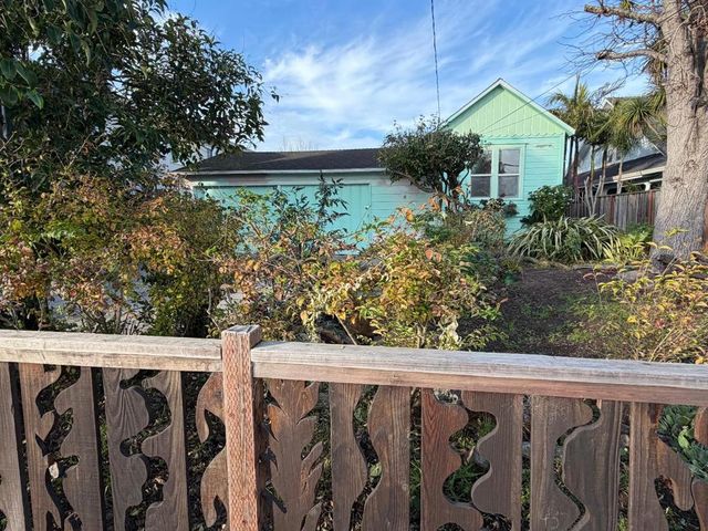1130 E Cliff Drive, Santa Cruz, CA 95062