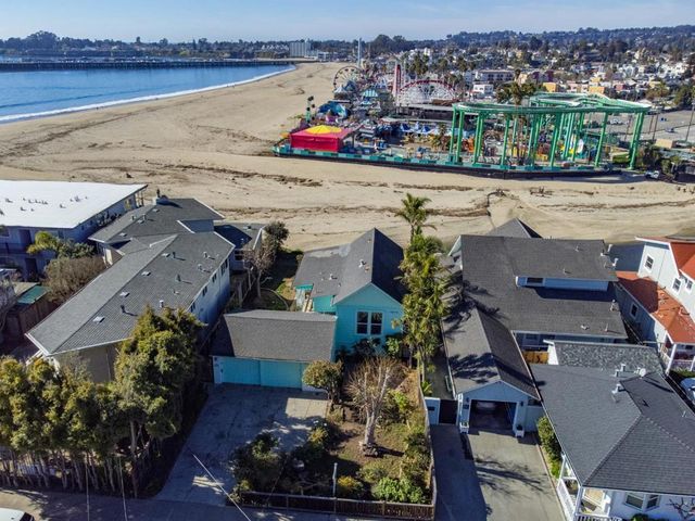 1130 E Cliff Drive, Santa Cruz, CA 95062