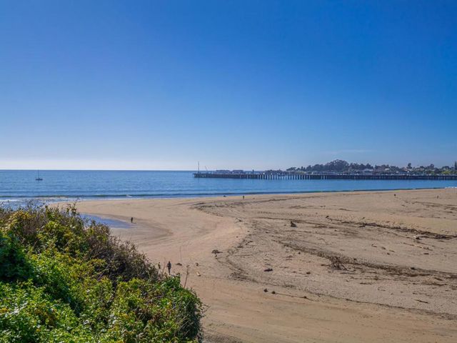 1130 E Cliff Drive, Santa Cruz, CA 95062