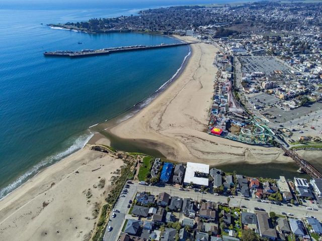 1130 E Cliff Drive, Santa Cruz, CA 95062