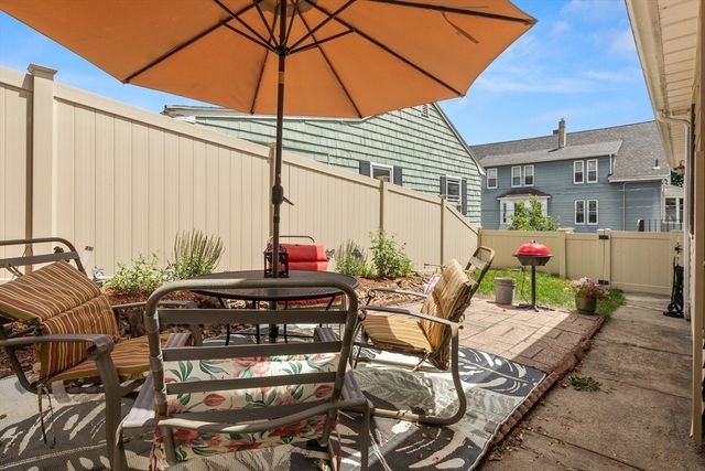 27 Woodside, Salem, MA 01970