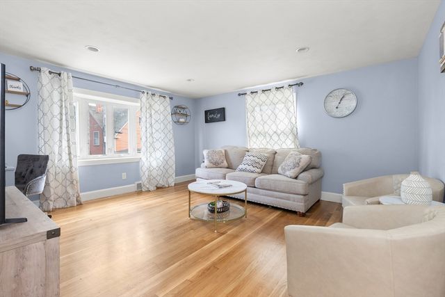 27 Woodside, Salem, MA 01970
