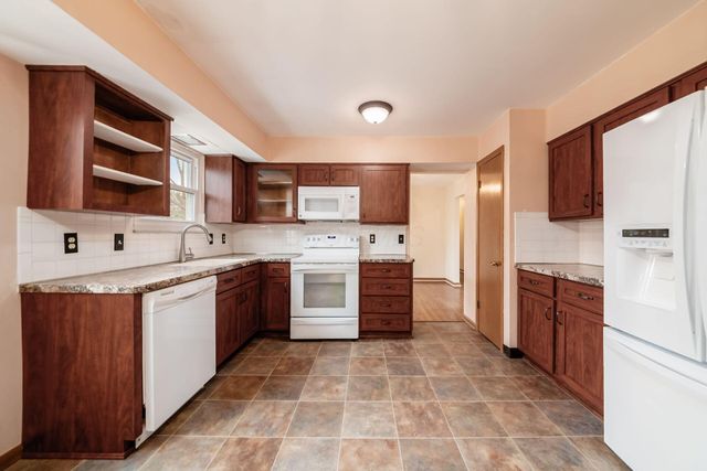 1242 Bradshire Drive, Columbus, OH 43220