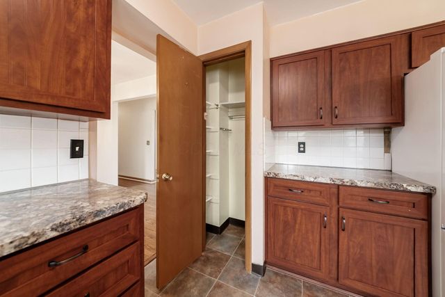 1242 Bradshire Drive, Columbus, OH 43220