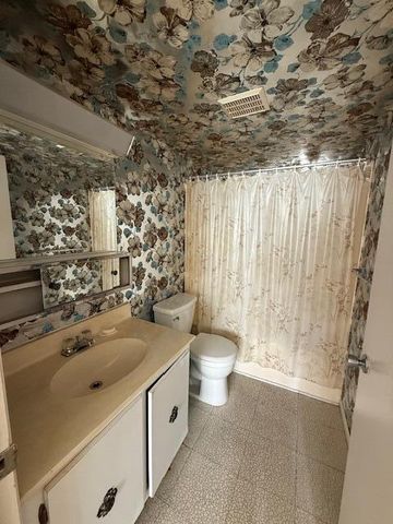 321 Lake Evelyn Drive, West Palm Beach, FL 33411