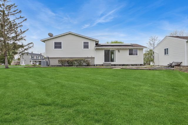 215 Tollview Court, Gilberts, IL 60136