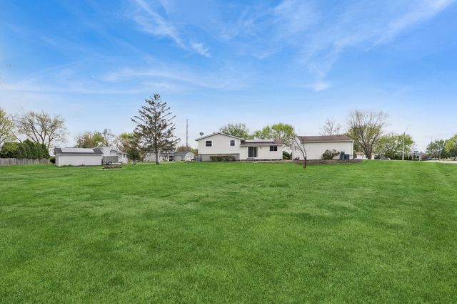 215 Tollview Court, Gilberts, IL 60136