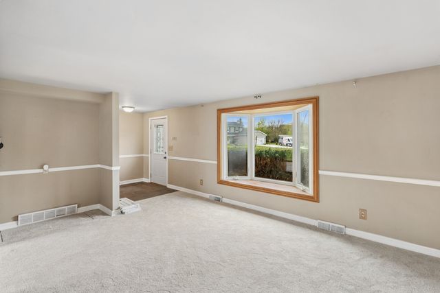 215 Tollview Court, Gilberts, IL 60136