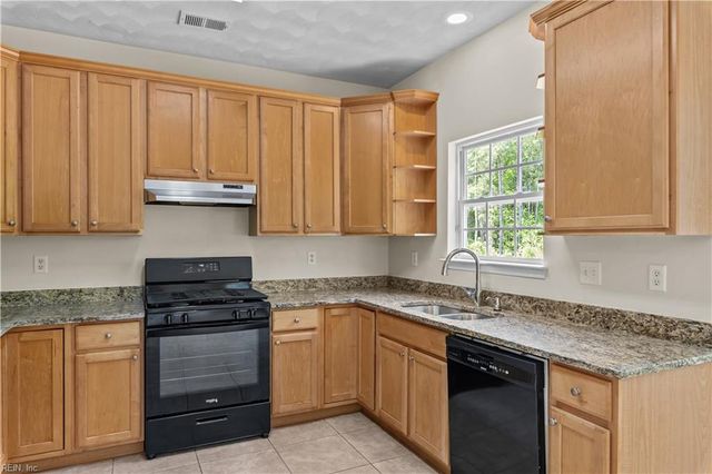 1400 Flyfisher CT, Virginia Beach, VA 23456