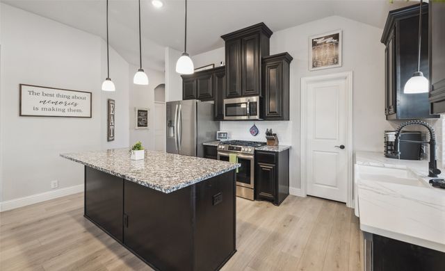 3224 Rosewood Drive, Glenn Heights, TX 75154