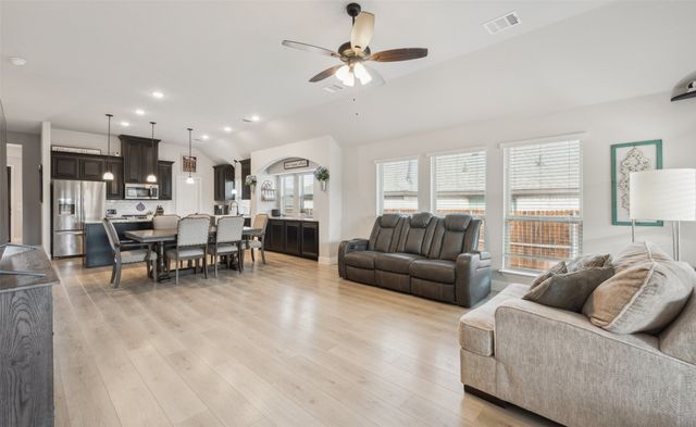 3224 Rosewood Drive, Glenn Heights, TX 75154