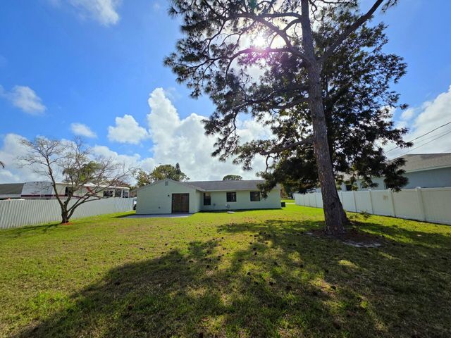 2197 SE Genoa, Port St Lucie, FL 34952