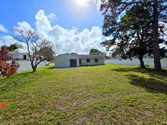 2197 SE Genoa, Port St Lucie, FL 34952
