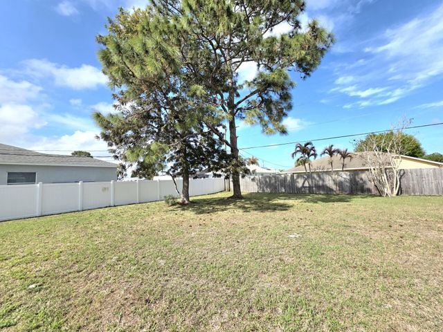 2197 SE Genoa, Port St Lucie, FL 34952