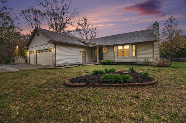 1515 W River Road, Laketon Twp, MI 49445