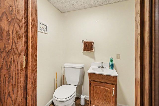 1515 W River Road, Laketon Twp, MI 49445