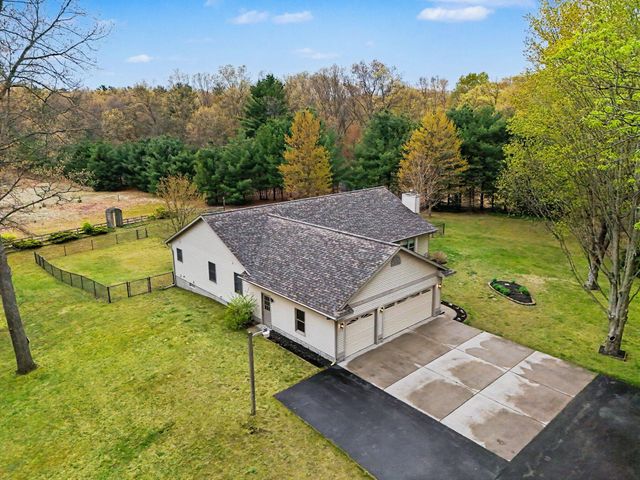 1515 W River Road, Laketon Twp, MI 49445