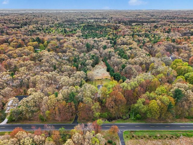 1515 W River Road, Laketon Twp, MI 49445