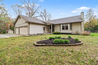 1515 W River Road, Laketon Twp, MI 49445