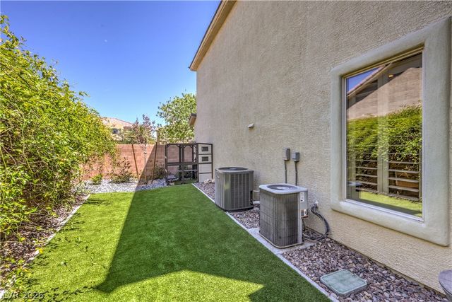 10623 Eagle Nest Street, Las Vegas, NV 89141