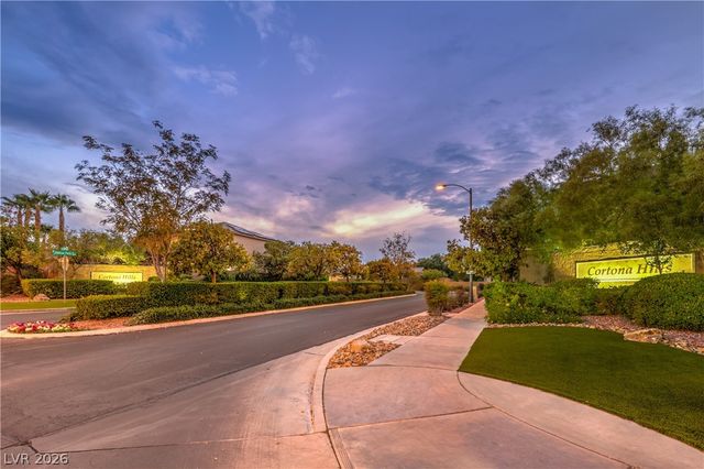 10623 Eagle Nest Street, Las Vegas, NV 89141