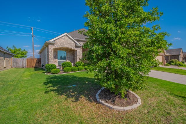 2001 Lake Pine Drive, Little Elm, TX 75068