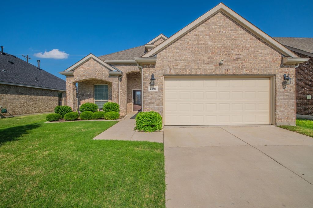 2001 Lake Pine Drive, Little Elm, TX 75068