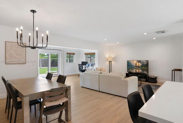 1365 SW 9th St, Boca Raton, FL 33486