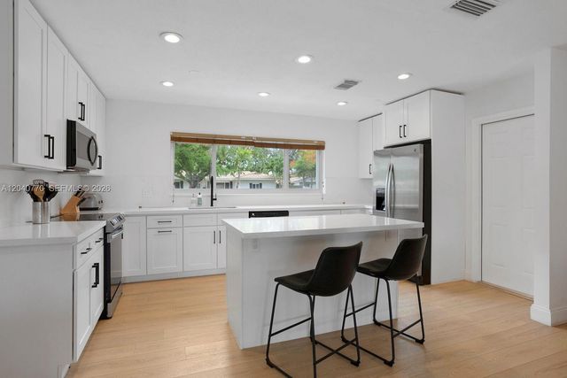 1365 SW 9th St, Boca Raton, FL 33486