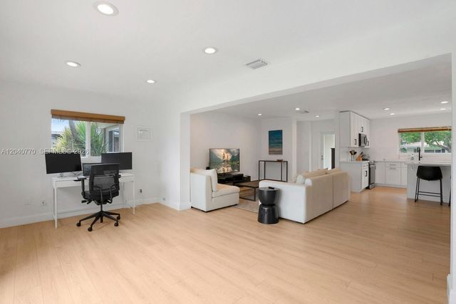 1365 SW 9th St, Boca Raton, FL 33486