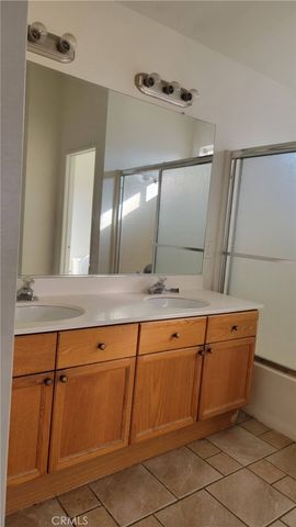 868 Pathfinder Way, Corona, CA 92878