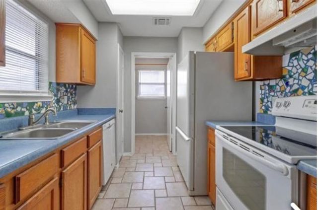 4950 Rolling Vista, Mesquite, TX 75150